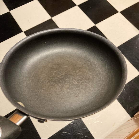 Pair of 8" & 10" Weight Watcher Aluminum Frying Pans - Picture 12 of 16